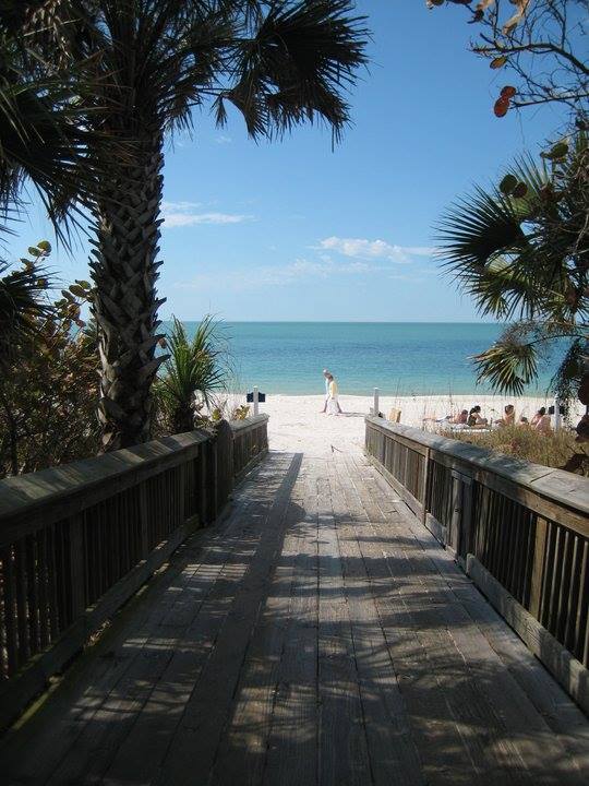 A hop, skip, and a jump to the beach we go. (via LDN.in/YT5LCX)