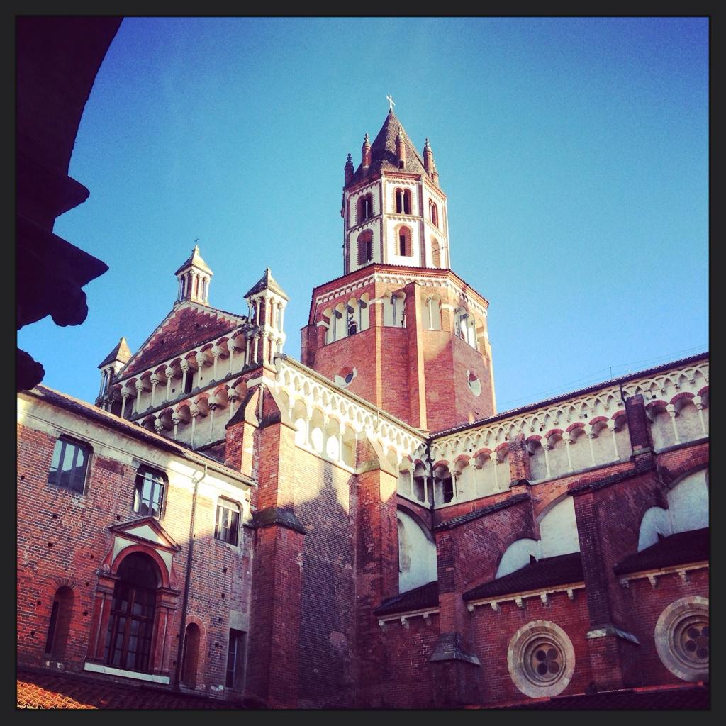 invinumblog's tweet photo. St Andrea Vercelli #Piemonte #Italia #Vercelli #architecture #medioevo http://t.co/Y96CDq5nQZ