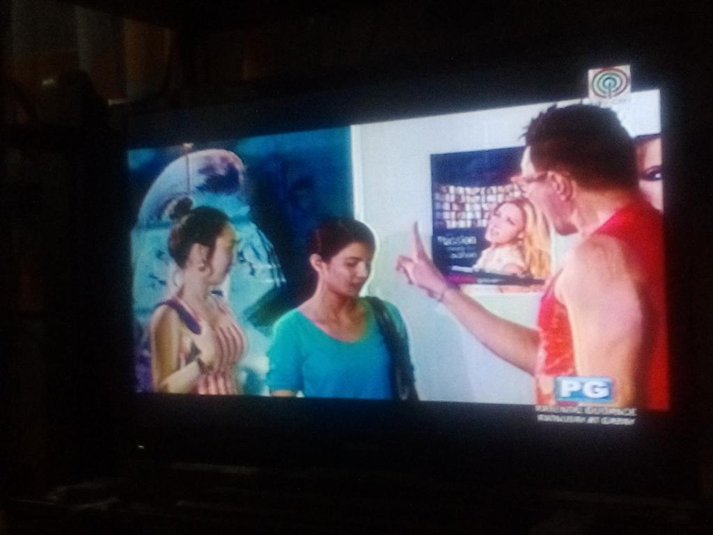 AureperS's tweet photo. Nakakaawa su Kaye abad sa two wives

#nuod lang 
#TwoWivesPH http://t.co/4hdzbS1j6C