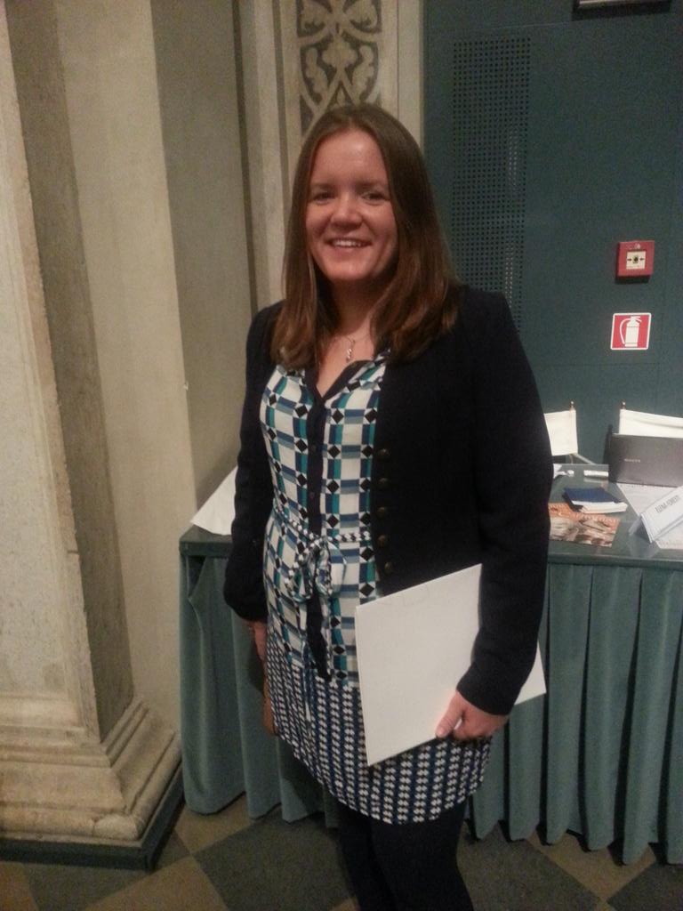 digitalepop's tweet photo. Ospite d'onore di #socialbus @bresciamobilita Lucy Whitehead, british #smm. Prima #TransportforLondon, ora #ukgroup http://t.co/pcRqEab1iq