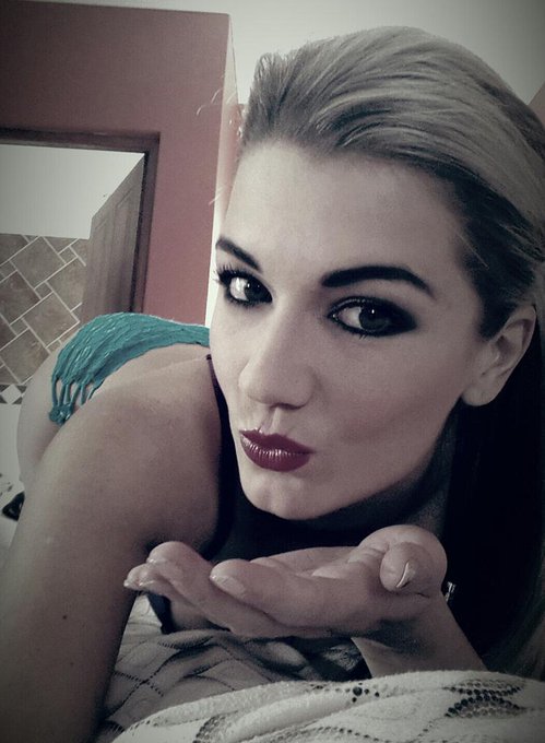 Sending you all a #friskyfriday kiss! Thanks for all ur support* I love you guys! Have a great weekend<a href="/tag/friskyfriday"class="tags">#friskyfriday</a>