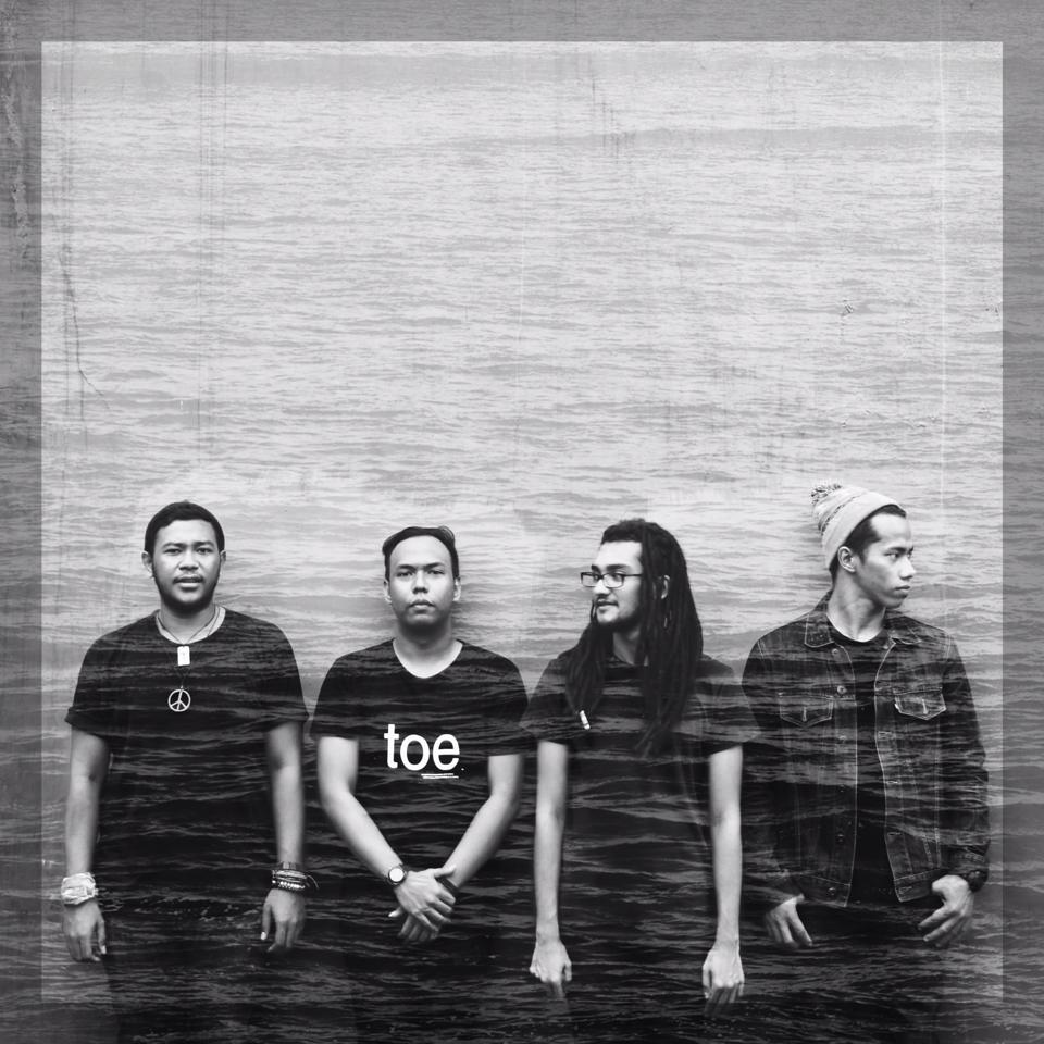 RT @tonnyxsaputra: Suka sekali sama band asal Jakarta ini. I love it!!! <a href="/FRVRLWYS/">FOREVER / ALWAYS</a>