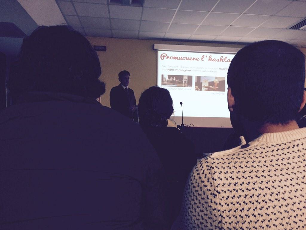 Dada_nyela's tweet image. #CommunicationLab @pierozilio ci spiega come e perche promuovere un hashtag