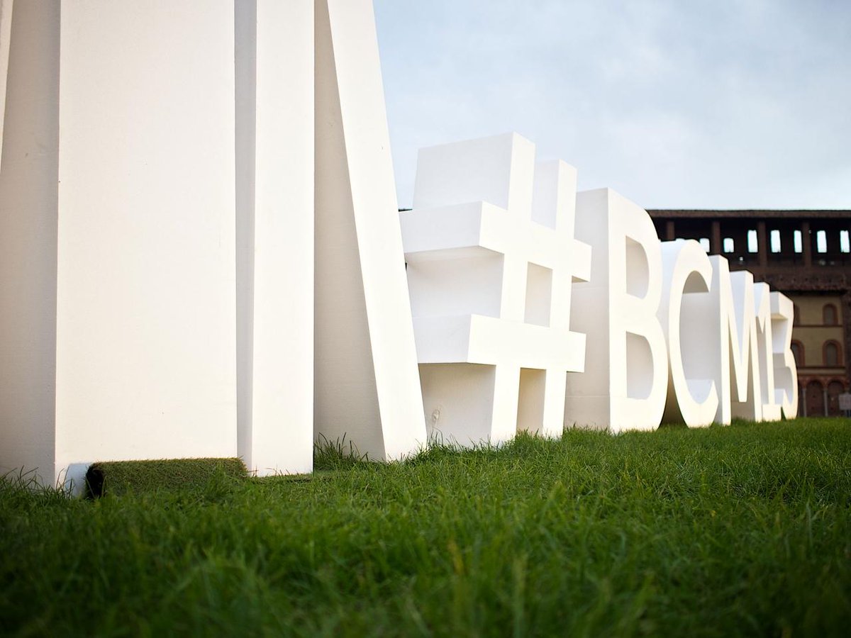 Treccani's tweet photo. Dal 13 al 16 novembre Milano sarà una città tutta da leggere @BOOKCITYMILANO  #BCM14 http://t.co/FDLd9zafuh http://t.co/E6wwN2aPW9