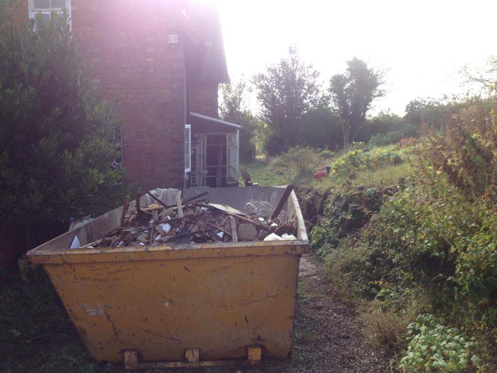 uselesspumpfun tweet media