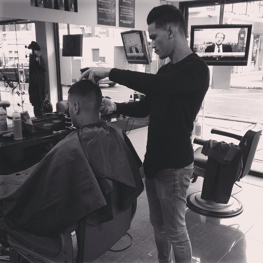 ismails_barbers's tweet photo. Dan Jones back in the hot seat!
Both shops open today until7! #weekendTrim http://t.co/INn7Em3bdS