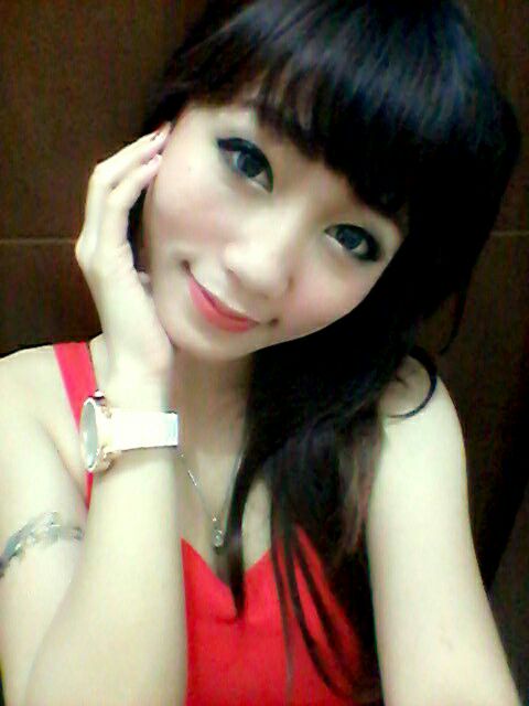 selfie_corner's tweet photo. Cantiknya merah "@MissCindyDevina: Smile from Cindy Devina♥ @selfie_corner http://t.co/1kVK5jTIk9"