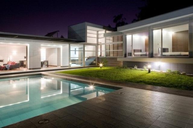 lnnerspaces's tweet image. Classical Roman style...