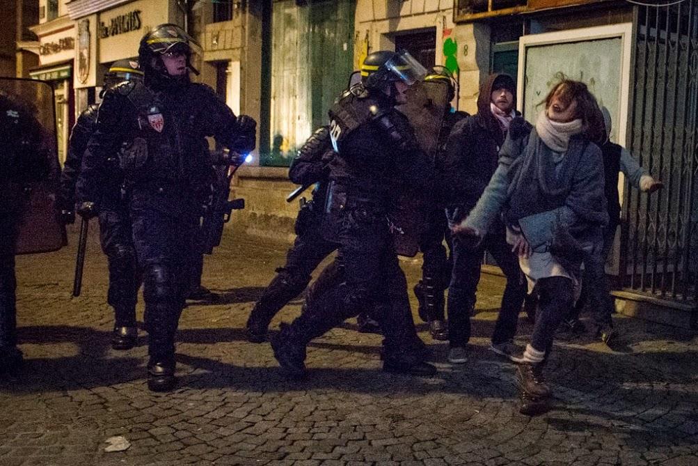 LaureLef's tweet image. #Rouen #zadiste #Robocops photo @jpsageot