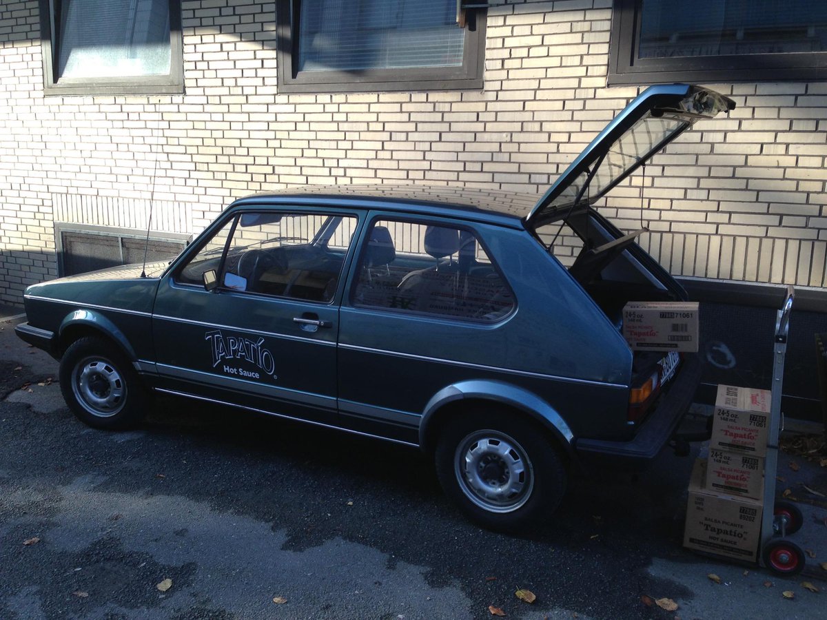 TapatioSalsa's tweet photo. Unser scharfer Lieferwagen liefert auch während des Streiks der #GDL ! #HotSauce #Tapatio #Bahnstreik http://t.co/9ZkLanRKwJ