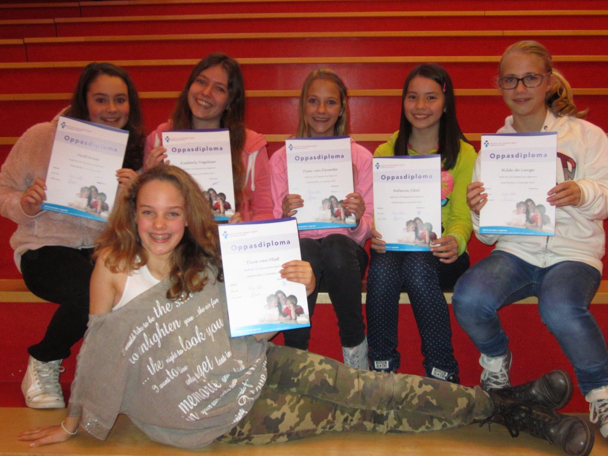 De derde oppascursus is afgerond. De enthousiaste deelnemers hebben hun diploma gekregen!
