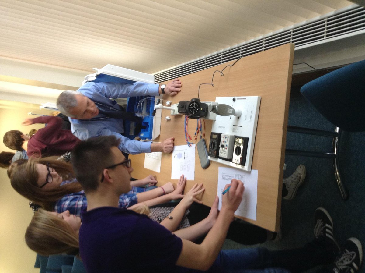 LLOBMATHS's tweet image. Here are some of our top year 10 students enjoying a day out at Newcastle University.