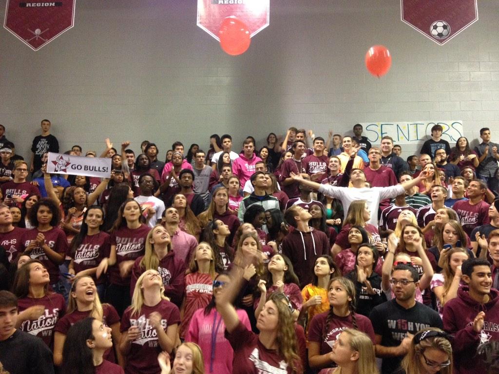 RMillerWRHS's tweet photo. #wrhs2015seniors #wrhspeprally #myfoxprep @MyFoxTampaBay @pascoschools @wrhsprincipal http://t.co/izZkG9Ytti