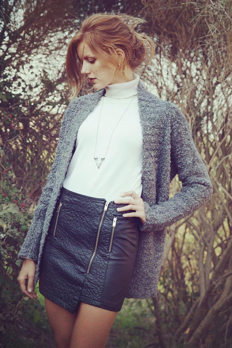 Urbantouchuk's tweet photo. #urbantouchdaily #fridayoutfit #leatherminiskirt #friday #skirts #woman #weekend  http://t.co/CxKvSbSwg2 http://t.co/WREV918Kjz