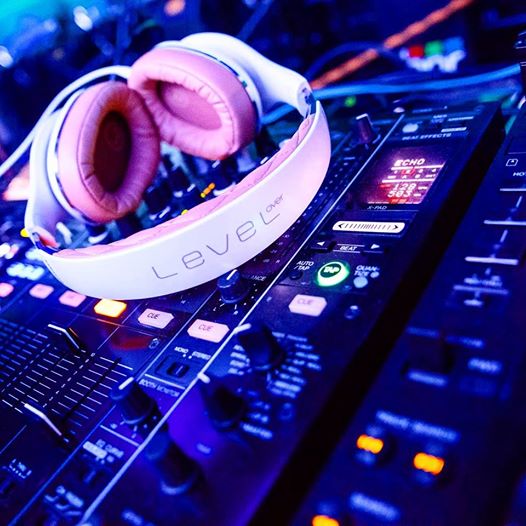 tiendamovilpy's tweet image. Preparando el set para mañana #LevelOver @GuillePreda