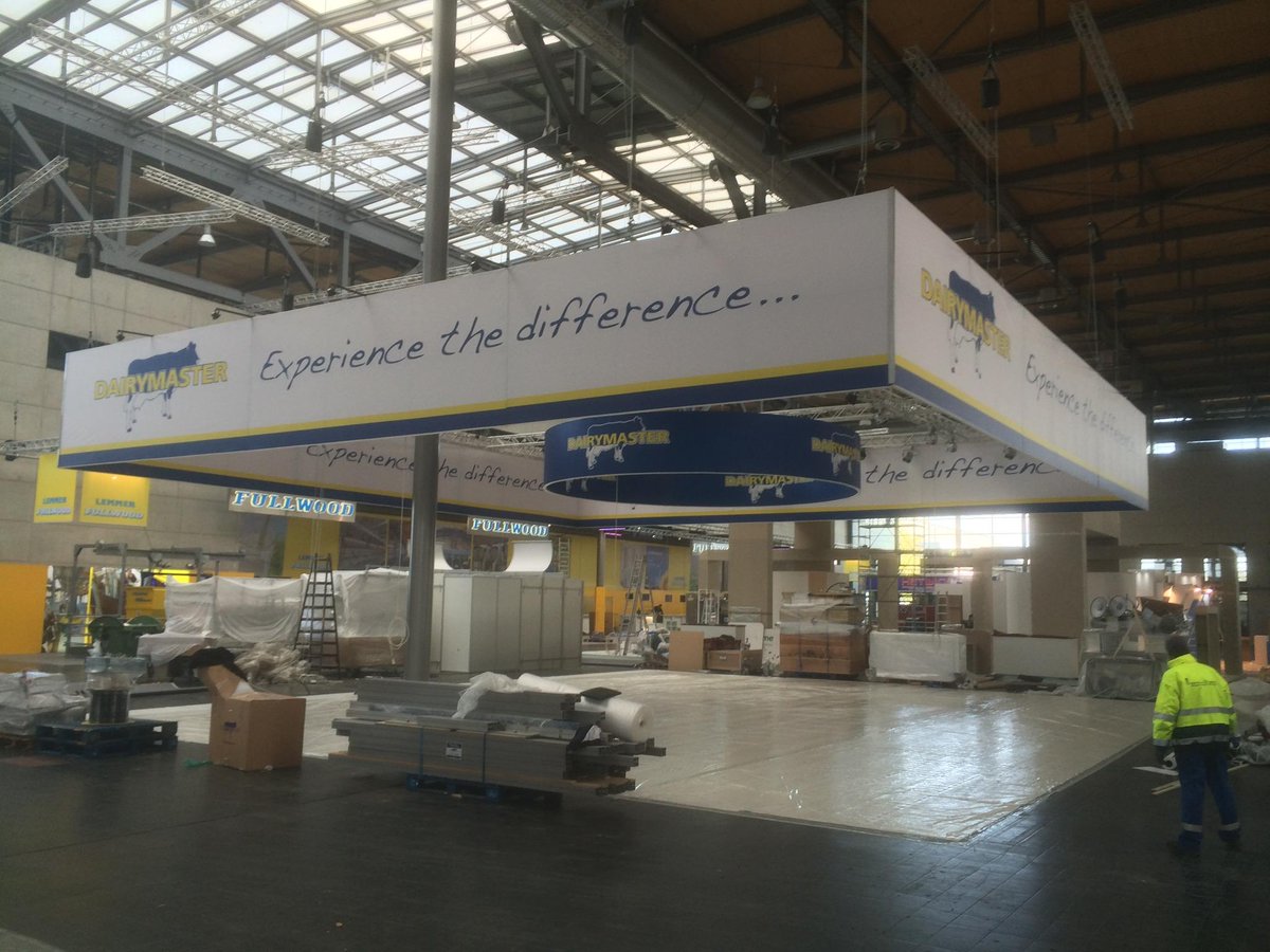 W Display tweet media