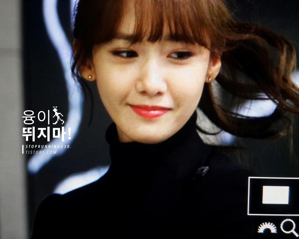 [PIC][07-11-2014]YoonA khởi hành đi Busan để tham dự sự kiện của thương hiệu "Ralph Lauren" vào trưa nay B11xvDJCYAAczlV