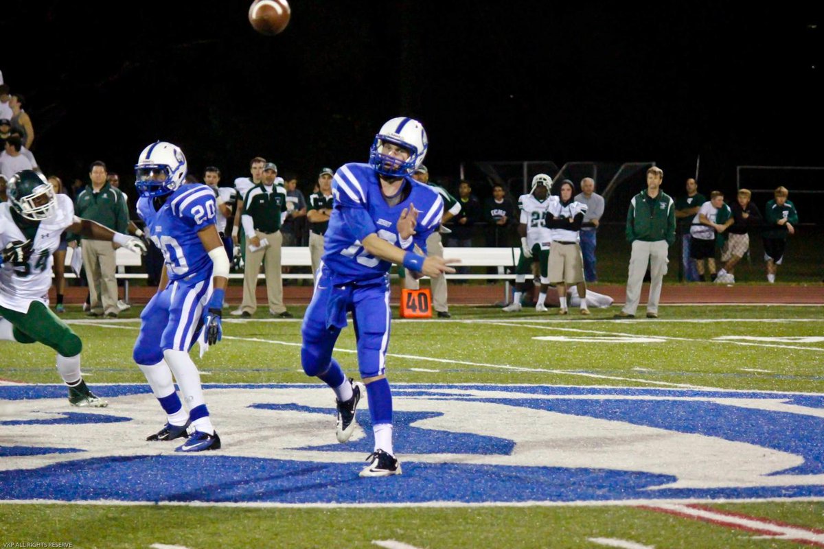 BigCountyPreps1's tweet photo. RT if you like the 5-4 Jesuit Tigers to continue the streak and beat Tampa Catholic tonight. http://t.co/yqXyeqP0gA