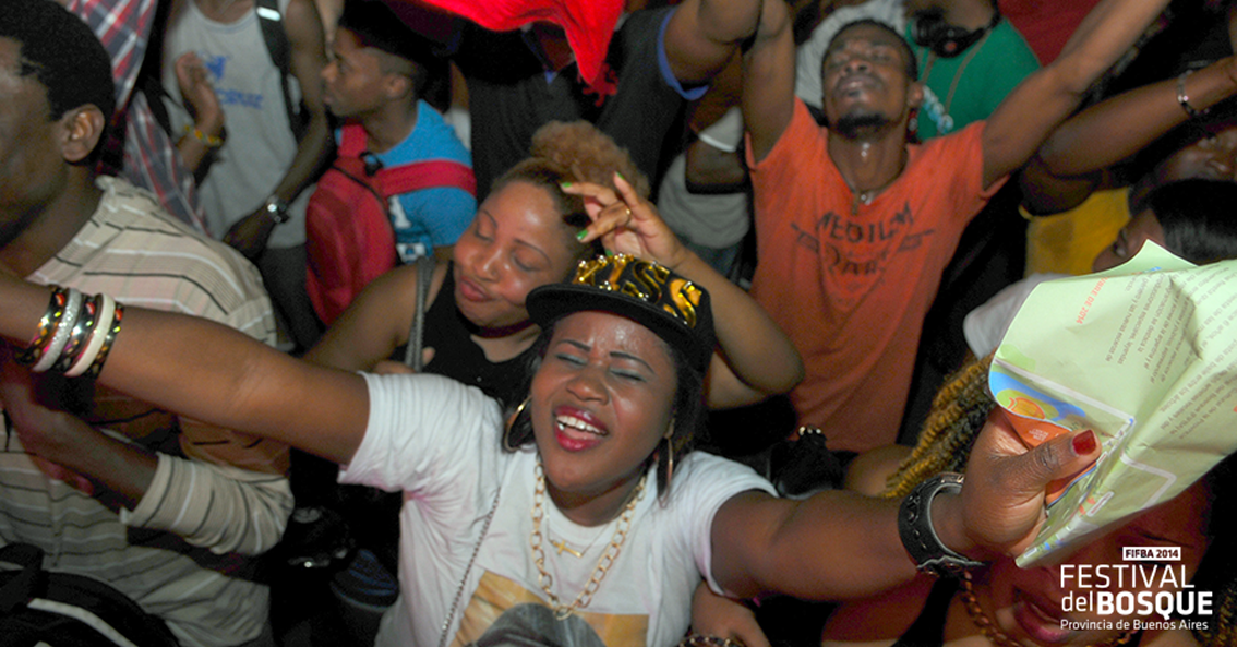 🌎 #América sonando en el #FestivalDelBosque con <a href="/atisBelO/">BélO Haiti</a>: goo.gl/gRPEY0 #Haiti @BA_Cultura <a href="/JorgeTelerman/">Jorge Telerman</a> 🌎