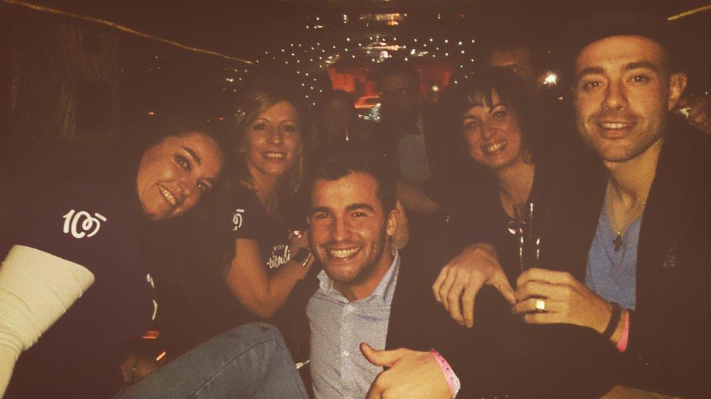 DanielAcevedo's tweet photo. En la limusina con los #OyentesVip del Concierto #CADENA100PorEllas !!! @CADENA100 http://t.co/1iuQAw47QH