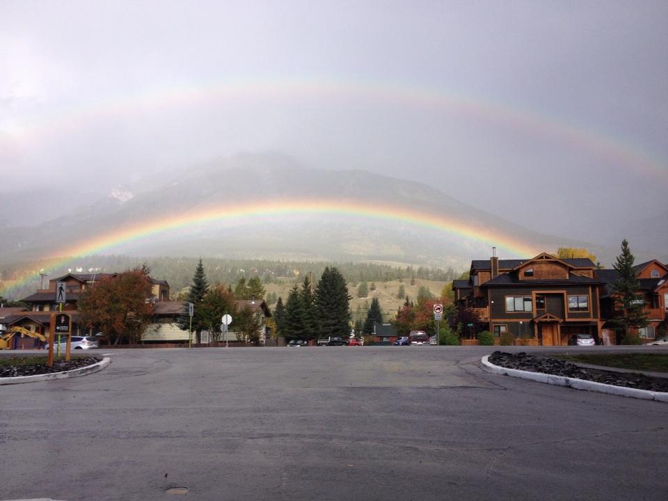 What a beautifull canmore...