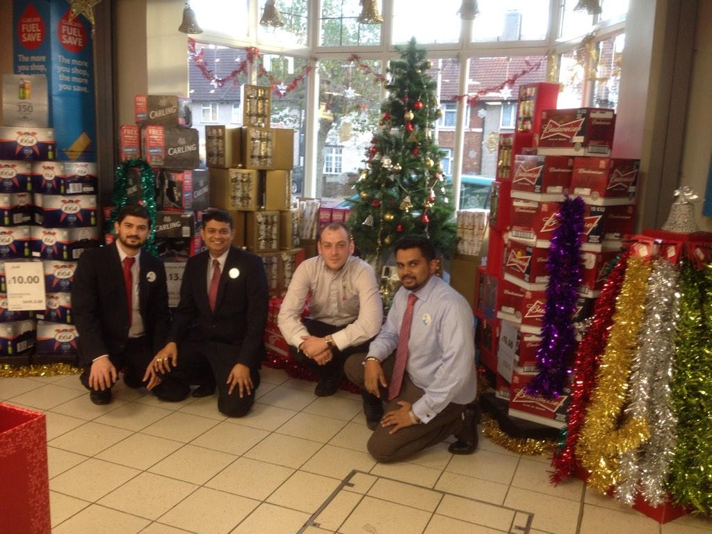 GopalAjith's tweet photo. Tesco Dagenham Oxlow Express ready for Christmas Festive Trade... http://t.co/4w3oyMR7fM