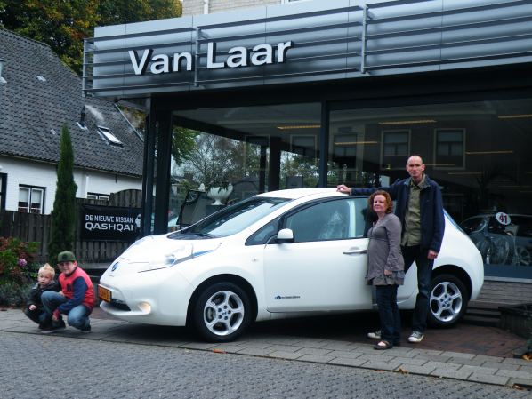 Mevr Vliek won een week rijden met de LEAF: ‘met pijn in het hart leverden we 'm in. Wat een fantastische auto!’ :-)