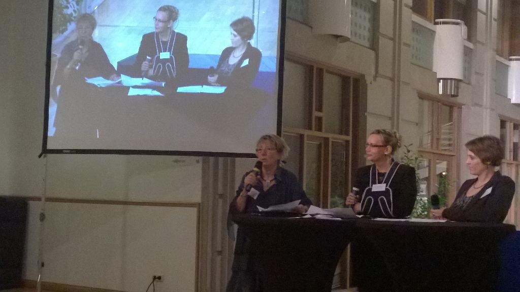 Bruno_Schroder's tweet image. 10 ans d&apos;#Interface3 Namur: Bon anniversaire à Godelieve Ugeux, Christine Forment, Cécilia Icard et toute l&apos;équipe.