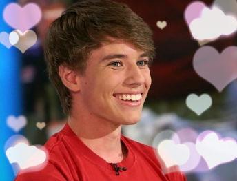 CopyCat_Dee's tweet photo. #alexfromtarget
#AlexFromTargetFandom
@acI146 I literally swoon over your smile! http://t.co/4NhPIiP3Tp