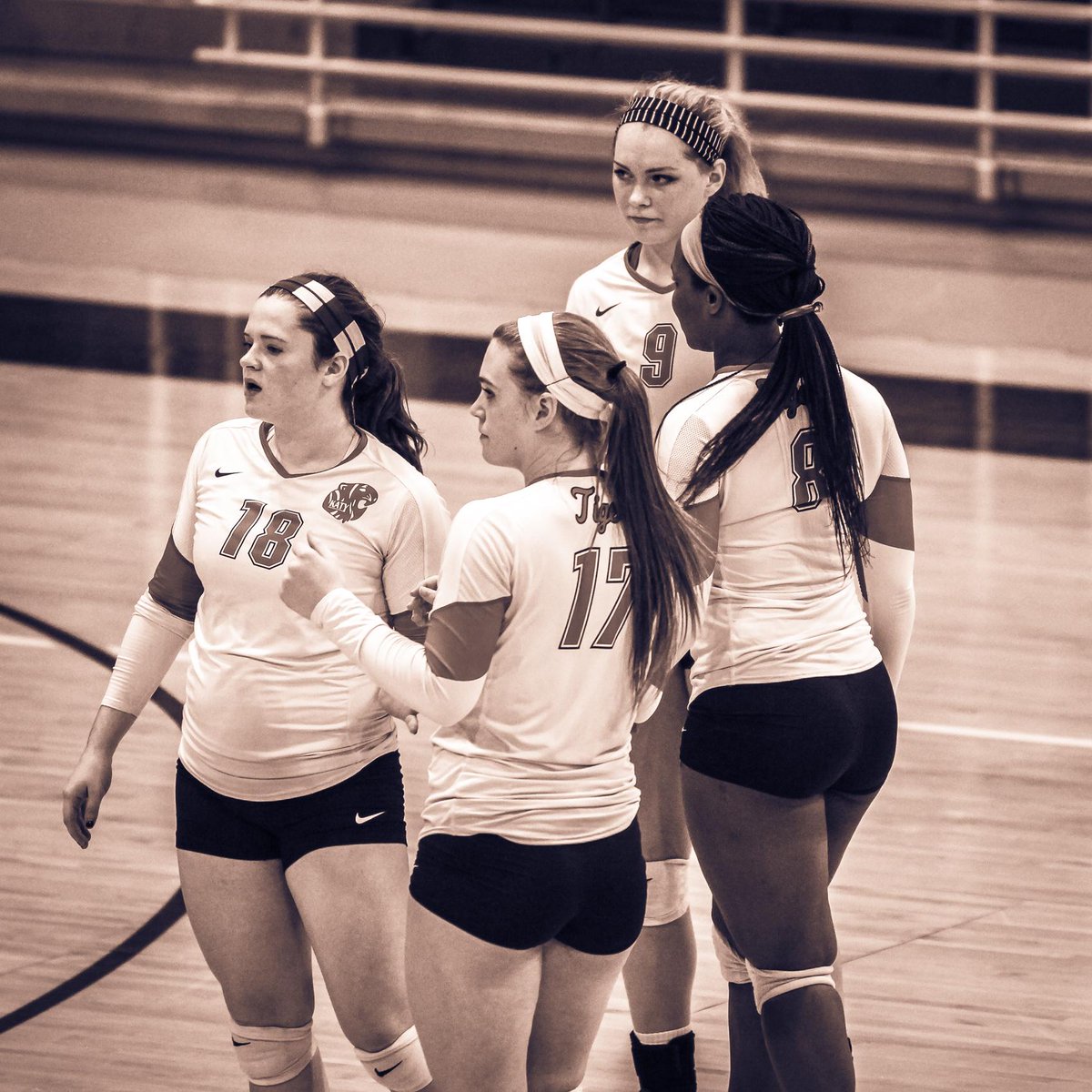 Nice work girls! <a href="/katyvball/">Katy Volleyball</a> @channinghankins <a href="/pupadams/">Julianna</a>