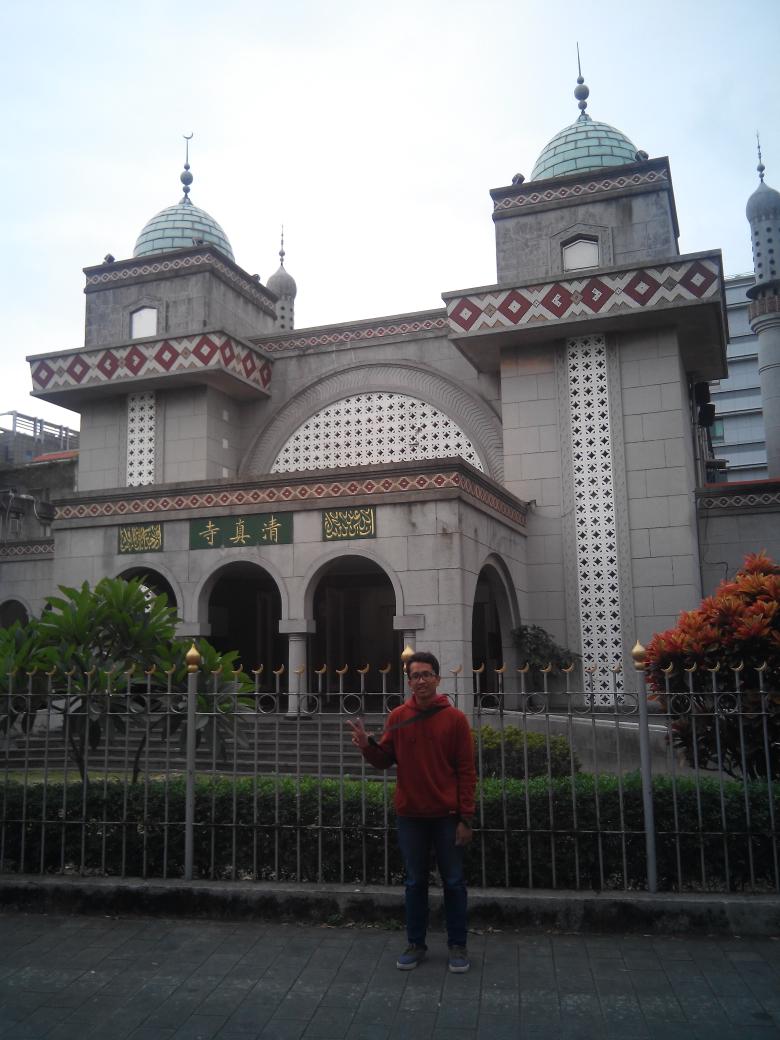 tauhidnurazhar's tweet photo. Masjid Agung Taipei terletak di Daan Park,pusat kota yg ramai. Jamaahnya banyak dan dr beragam negara http://t.co/gerQjgrzoe