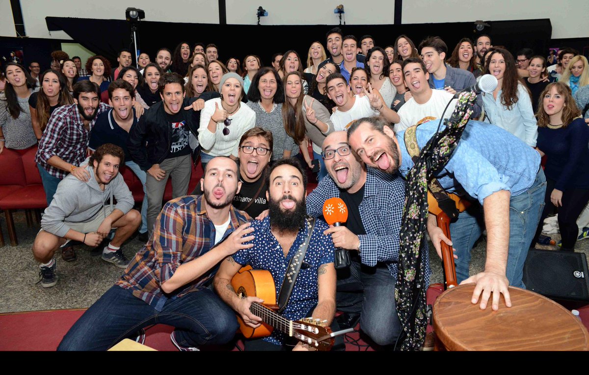 canalfiesta's tweet photo. ¡Qué bien lo hemos pasado hoy en el acústico de @ElCanijodeJerez en @canalfiesta! ¡Vivan l@s garrapater@s con arte! http://t.co/Vu6oH21tqn