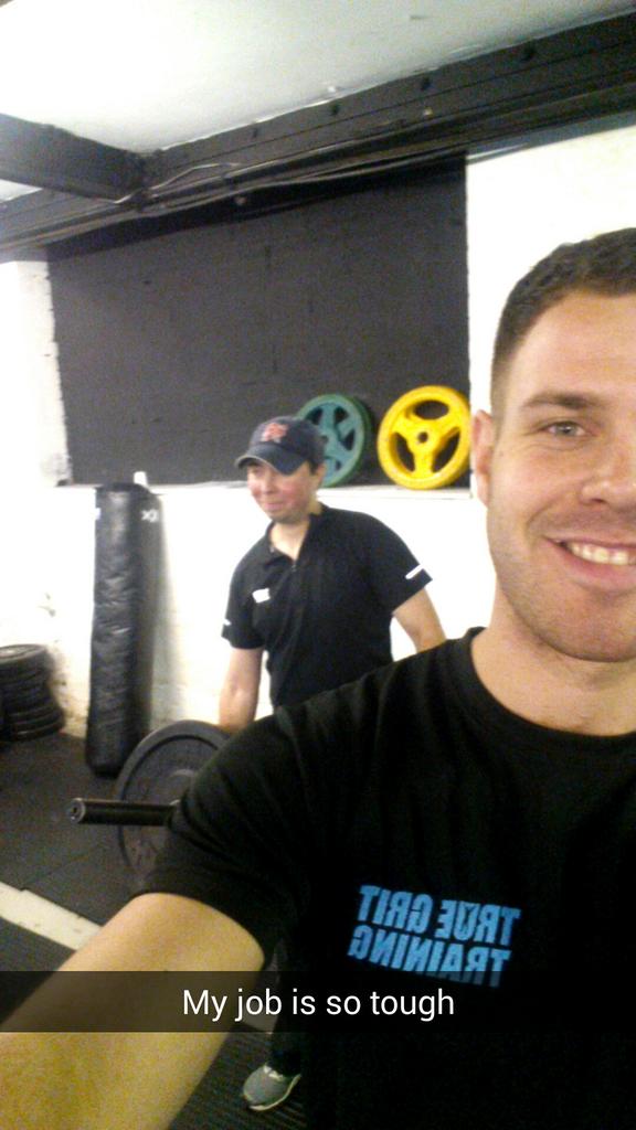 ConquerPTing's tweet photo. Selfie http://t.co/7FJbybI6QW
