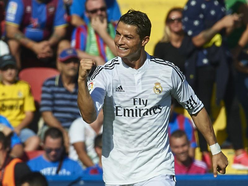 VIVAcoid's tweet photo. RT @VIVAbola: Dianggap Egois, Ronaldo Hanya Peduli Gelar Pribadi http://t.co/IcgaZzFyV7 http://t.co/uIU37Bqnat