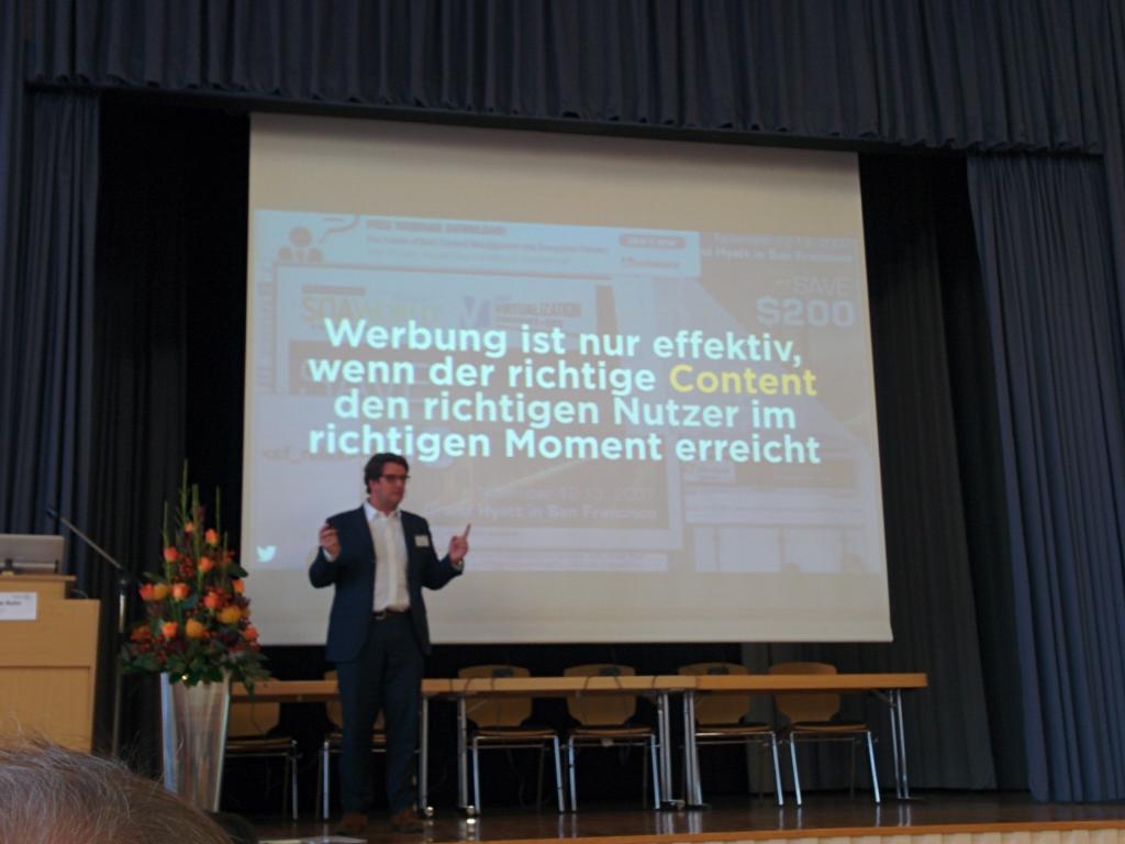 SMThinkLab's tweet photo. @debuhrtho zu effektiver Übung #marketing #mcmsy14 http://t.co/VNS5jwbAtH