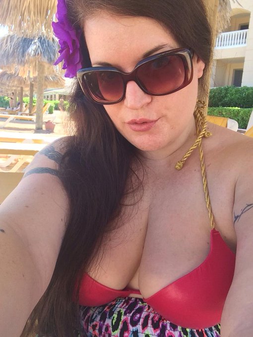 Good morning from the beach! http://t.co/oKxu2VD4gn<a href="/tag/sexy"class="tags"><span>#sexy</span></a><a href="/tag/mirrormonday"class="tags"><span>#mirrormonday</span></a>