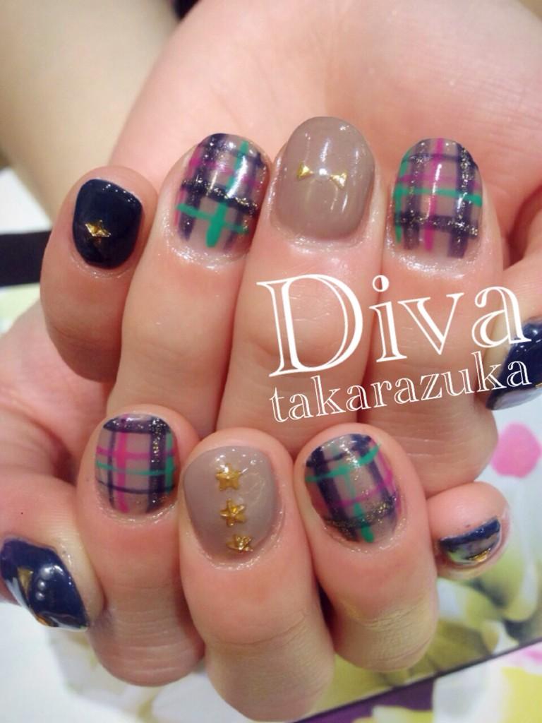 Diva 調布 店長ネイリスト 森田恵吏 A Twitteren ヘアスタッフ いくちゃんnail チェック柄 グレージュ チェック 柄 グレージュ Nail ネイル ショートネイル 宝塚 Diva 森田恵吏 Http T Co Mp1dj2m4fd