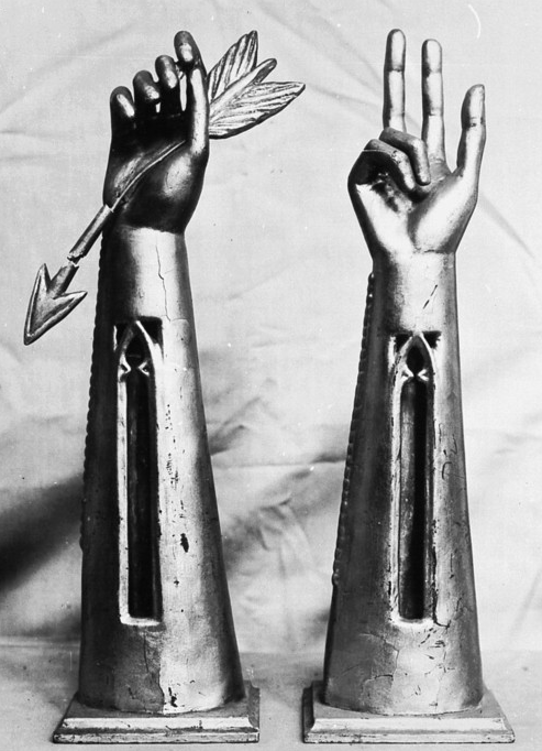 maison mère tweet media