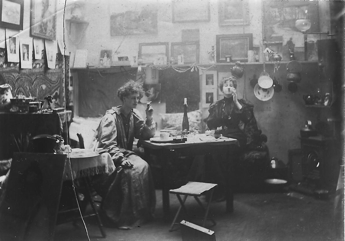 LissadellHouse's tweet photo. #ConGoreBooth & #AltheaGyles, the wild girls of their generation, smoking in an art studio in London - #Lissadell http://t.co/btSGWGPrmA
