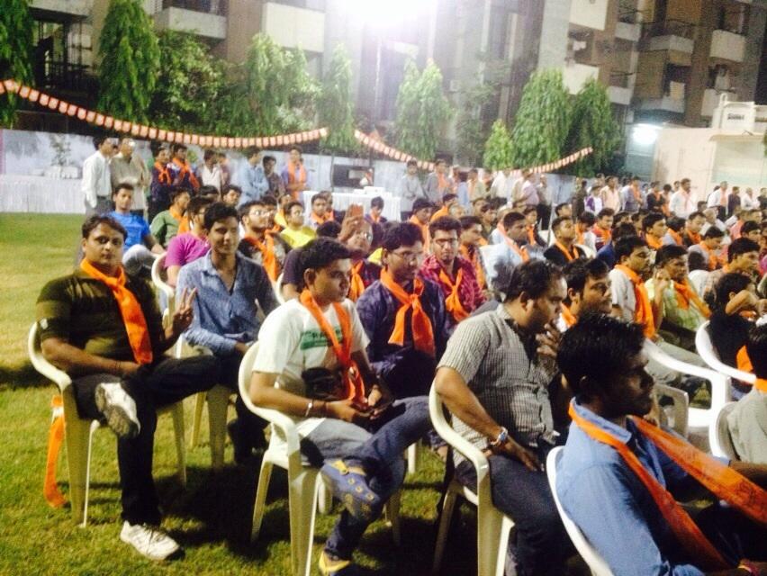PrakashnathjoGi's tweet photo. Bjp karykarta snehmilan karykaram at #paldiward @ANIMESHSONI_09 @NayakDeep @pankajshuklabjp @iManishBJP @mantra_30 http://t.co/fwJ0CyY5gf
