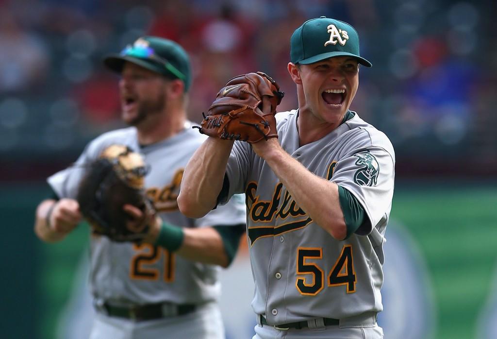 Happy birthday to As pitcher Sonny Gray, who turned "this many."   Its your day,  ! 