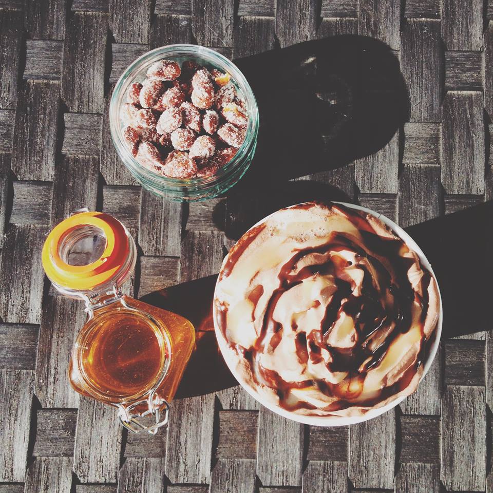Starbucks UK tweet media