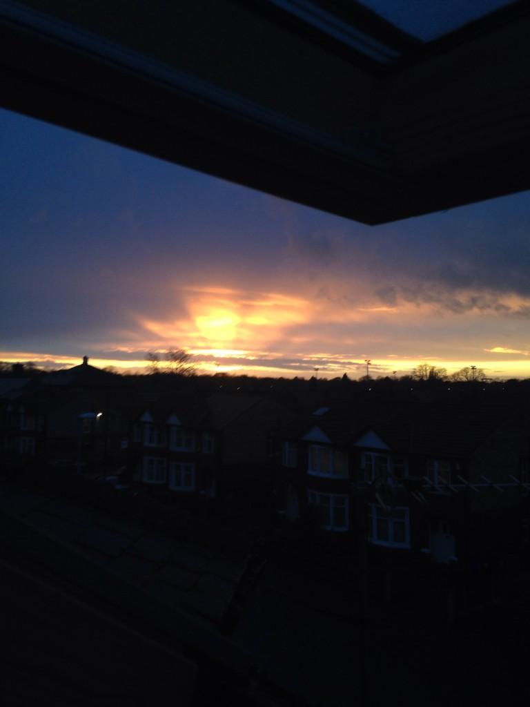 JadeDapin's tweet photo. See you later sun #weekend #sunset http://t.co/zfuDgPFitO