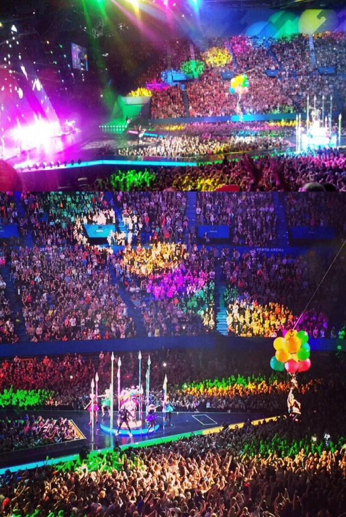 The Prismatic World Tour (II) » ''2014 Top Female Tour'' - Tokyo, JAP | +154M$ - Página 31 B12lLaGCYAApY8_