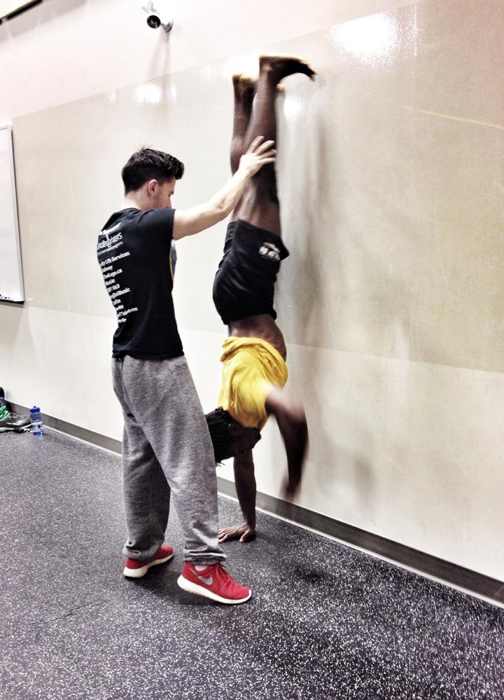 humanvers2's tweet image. From #balanceday (Wed) last week, Sean and Sergio working wall runs. #advancedprogression