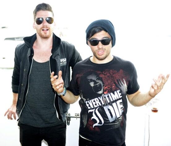 FansOfAC's tweet photo. 😎 http://t.co/wfZIX7qcfE