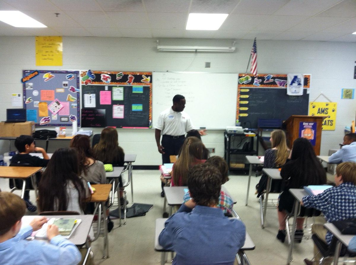 local24paul's tweet photo. More questions Arlington Middle School. #LocalWeatherSchool #LocalMemphis http://t.co/LyoPkOiONW
