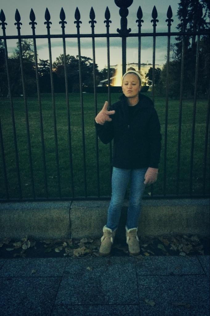 42kiltie's tweet photo. β@haleywhartonn: I walked 17 blocks for this crappy view, Thanks Obama #visitingbae http://t.co/BNfpklW3xkβ RFT