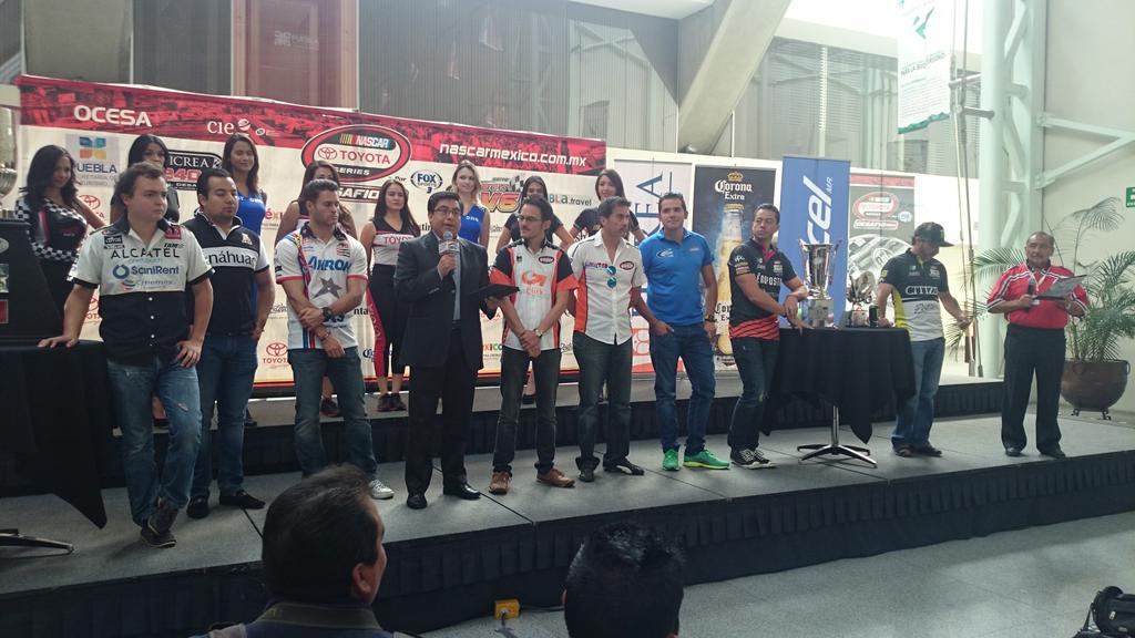EPIpressMx's tweet photo. Apoyando en la presentación de @NASCARmxOficial a @Rogerdriver @Pepegon24 @Lfelipemontano y @pardoruben en Puebla http://t.co/Z0fFyAuhqK