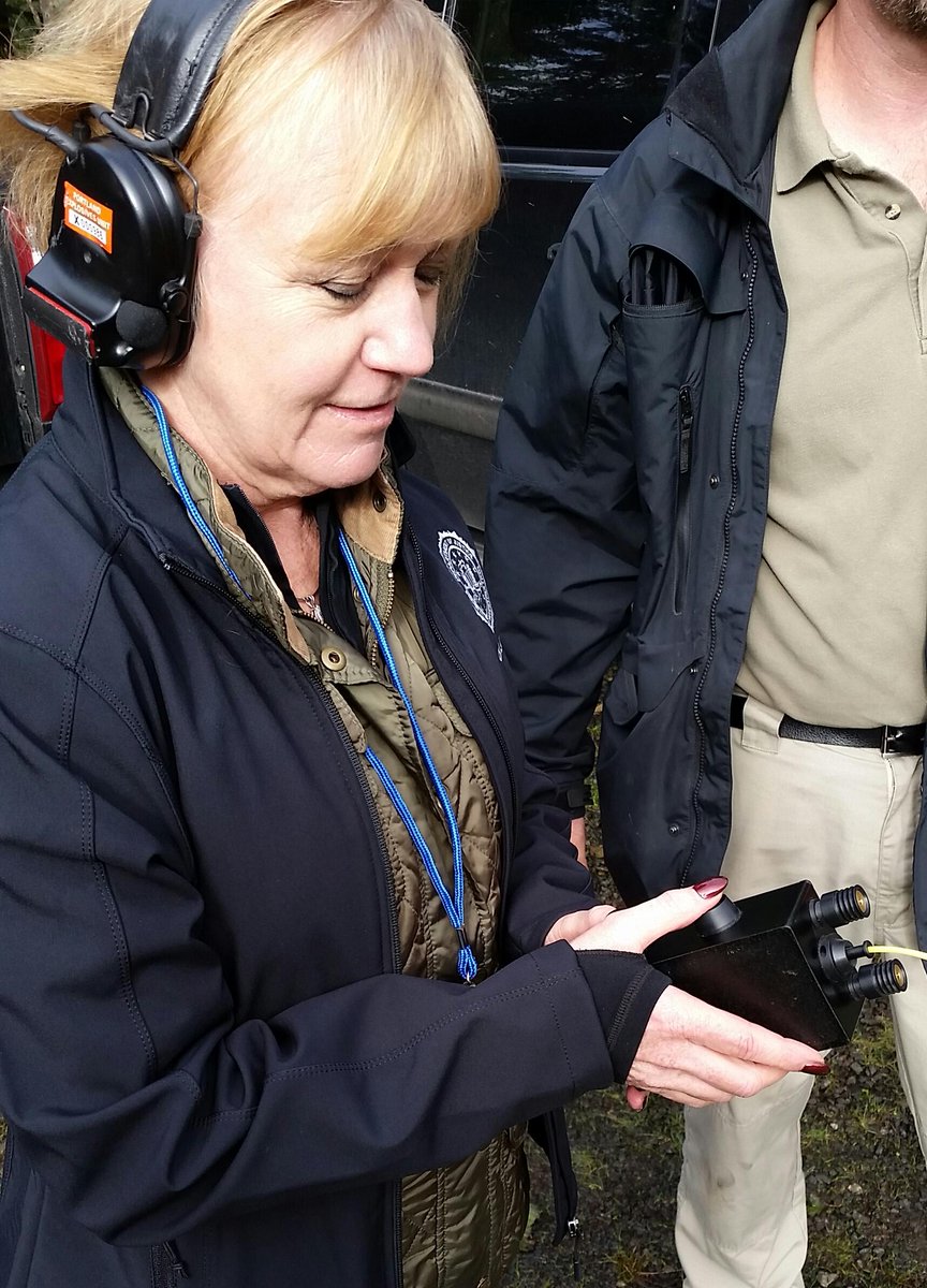 FBIPortland's tweet photo. Students are assisting with the explosive demonstration at our #VirtualCA http://t.co/7HDIMNXCGW